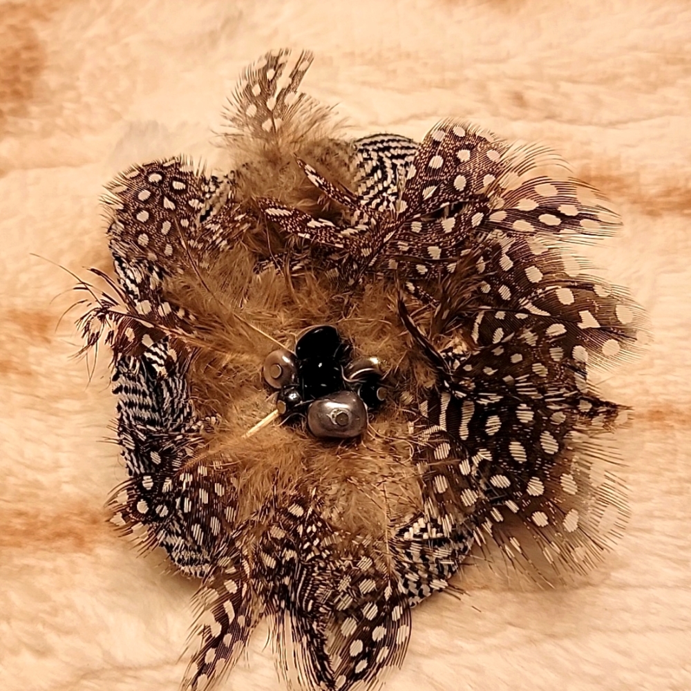 Beautiful VINTAGE Brooch